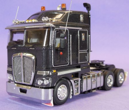 O Scale (1:50): Trucks, Freightliner Schneider, Kenworth T908 and 